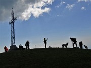 46 Alla croce del Linzone ...nuvola di Fantozzi sopra di noi